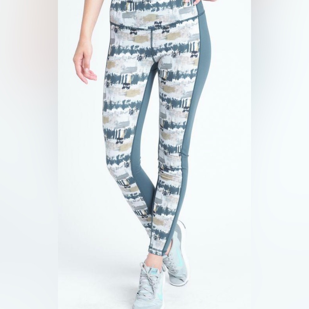 MONO B Leggings Women's size Small Abstract Print on the Front & Solid Blue back